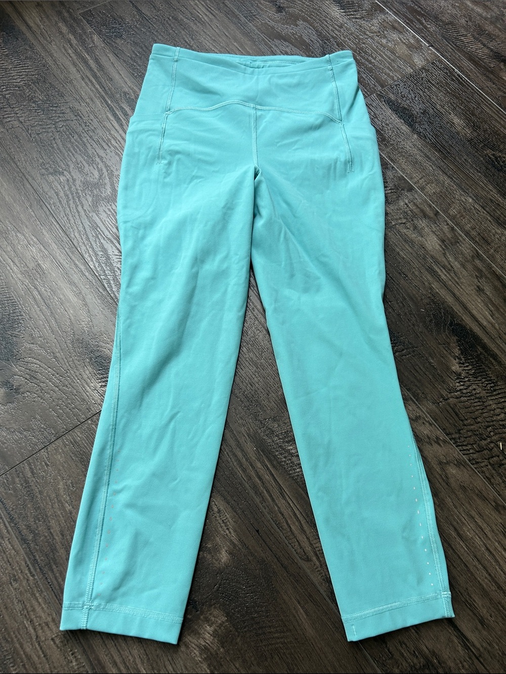 lululemon athletica Aqua Cropped Active Leggings